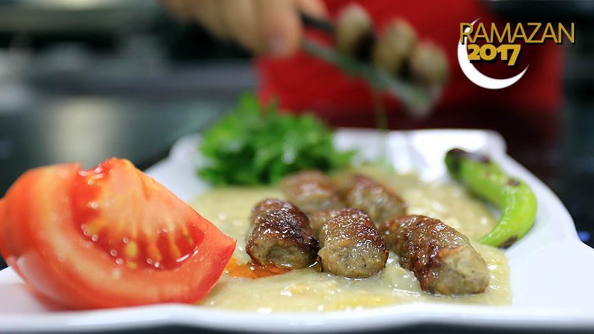 Sofraya yalnız oturan erkekler daha erken ölüyor Sofraya yalnız oturan erkekler daha erken ölüyor